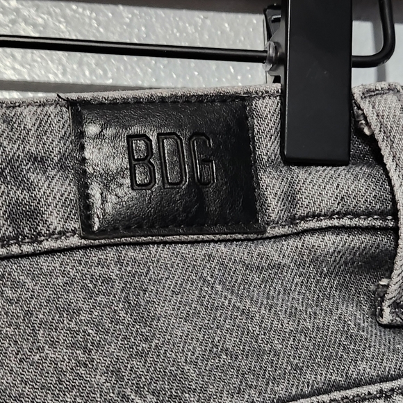 BDG URBAN OUTFITTERS Gray Ultra High Rise Rolled Hem Retro Denim Jean Shorts 28 - Picture 5 of 11